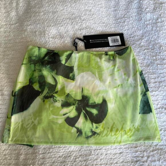 Green mini skirt with - Picture 3 of 3